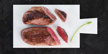 En sammenligning viser forskjellen matlaging med sous vide gjør med andebryst
