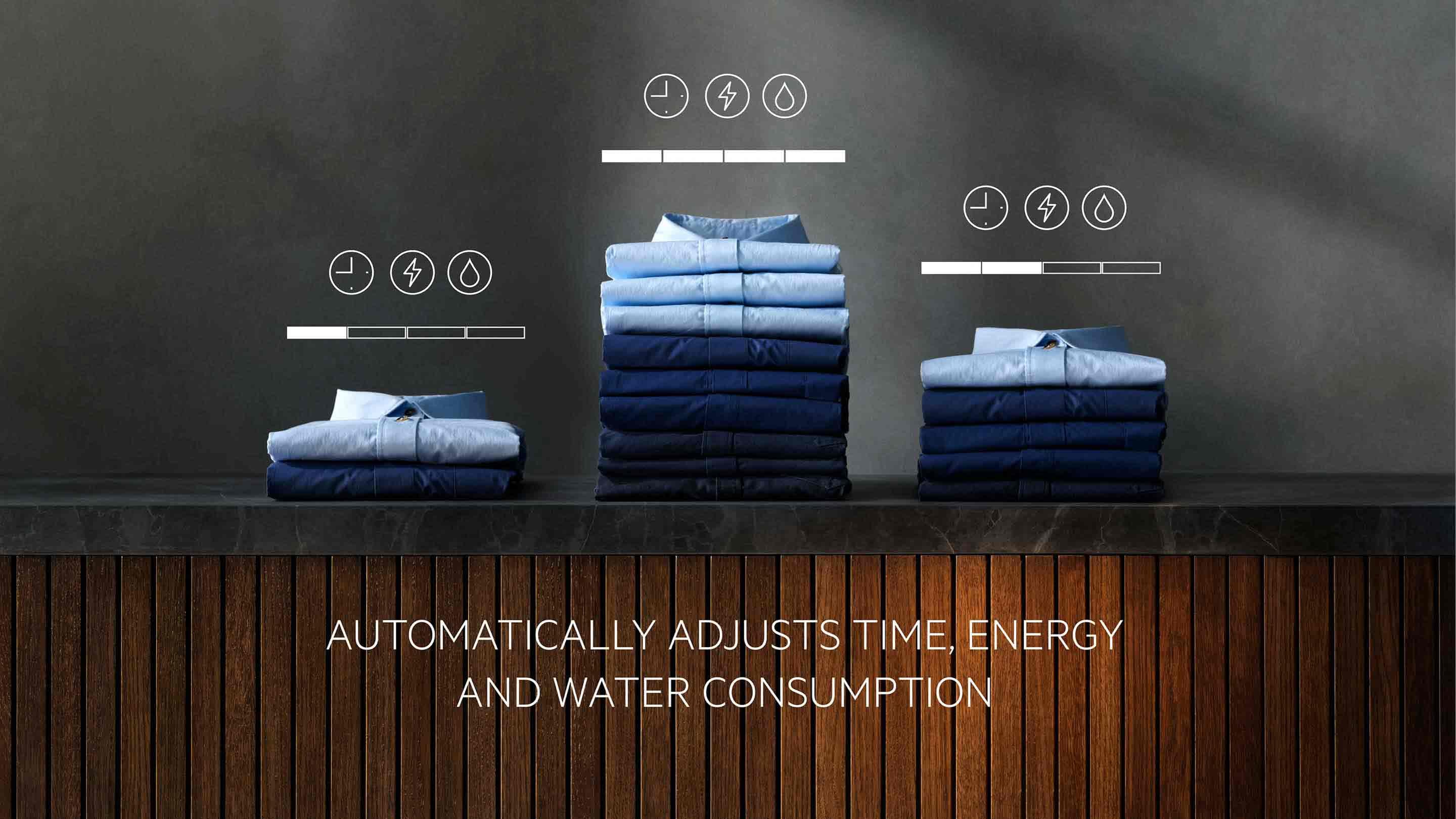 Tre brettede bunker med skjorter